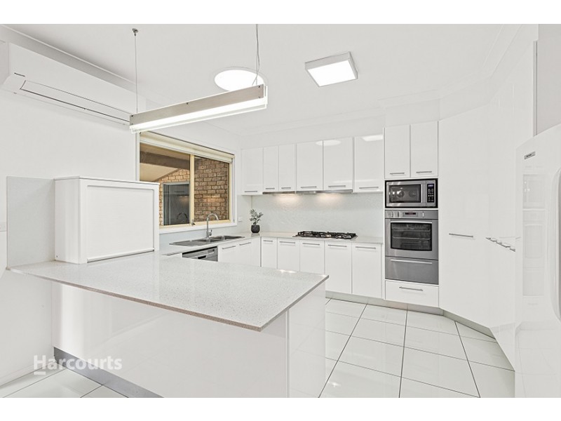 8 State Place, Albion Park NSW 2527