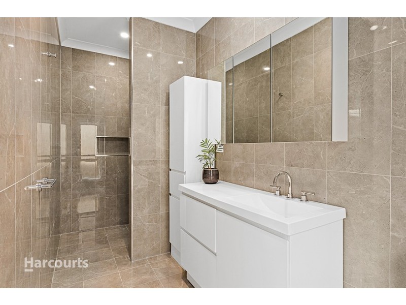 8 State Place, Albion Park NSW 2527