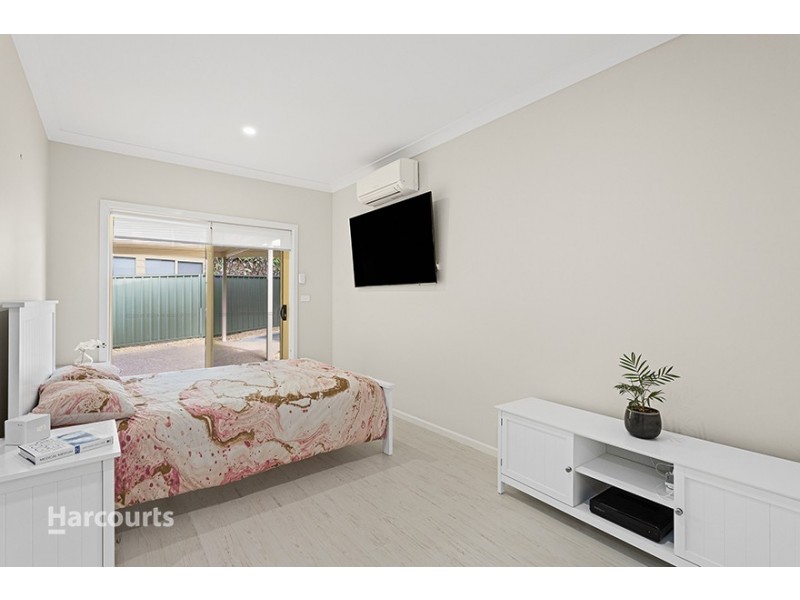 8 State Place, Albion Park NSW 2527