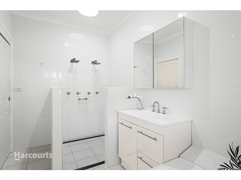 8 State Place, Albion Park NSW 2527