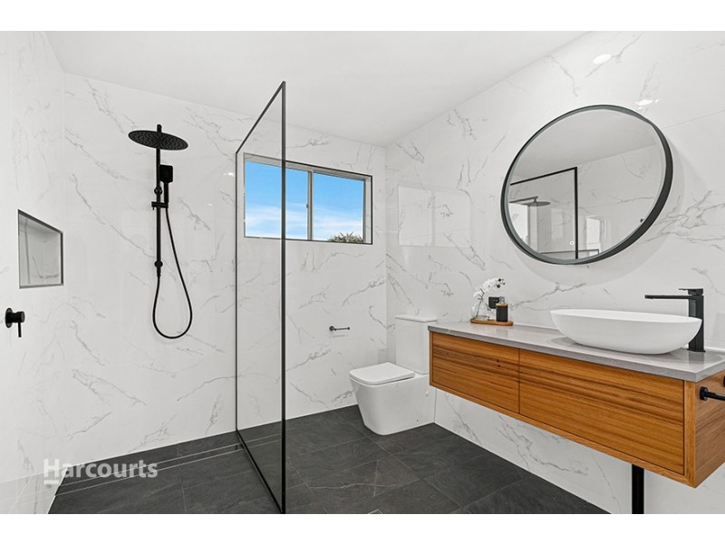 6 Brigadoon Circuit, Oak Flats NSW 2529