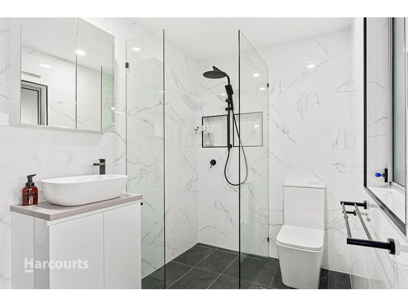 6 Brigadoon Circuit, Oak Flats NSW 2529
