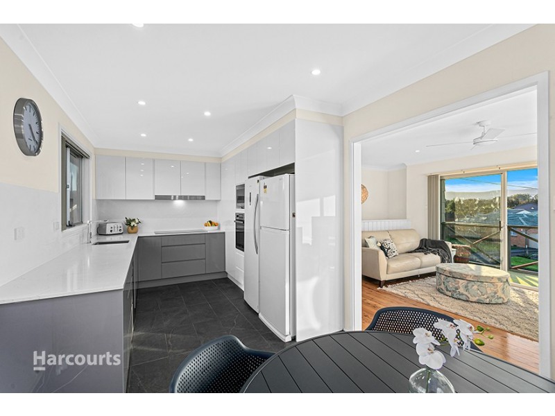 6 Brigadoon Circuit, Oak Flats NSW 2529