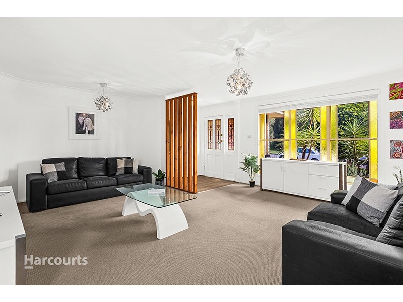 8 Ord Place, Albion Park NSW 2527