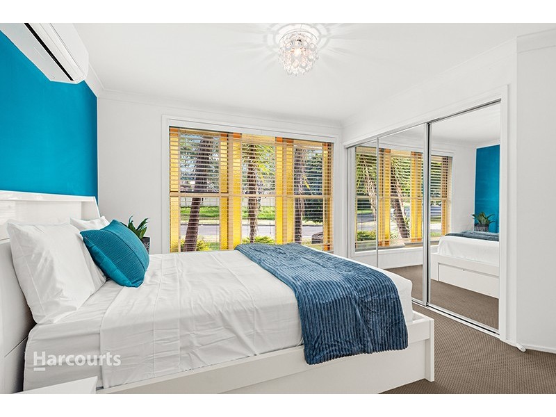 8 Ord Place, Albion Park NSW 2527