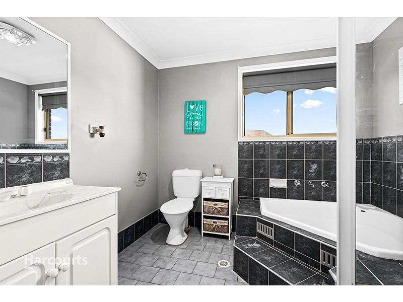 15 Conjola Close, Flinders NSW 2529