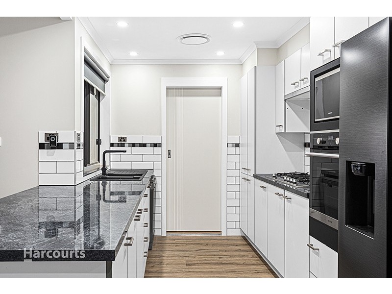 9 Scarborough Circuit, Albion Park NSW 2527