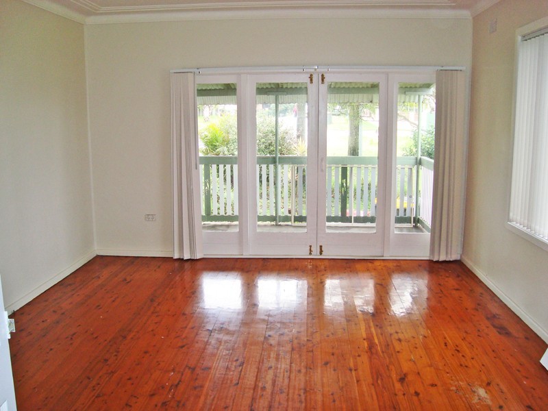 Lake Heights NSW 2502