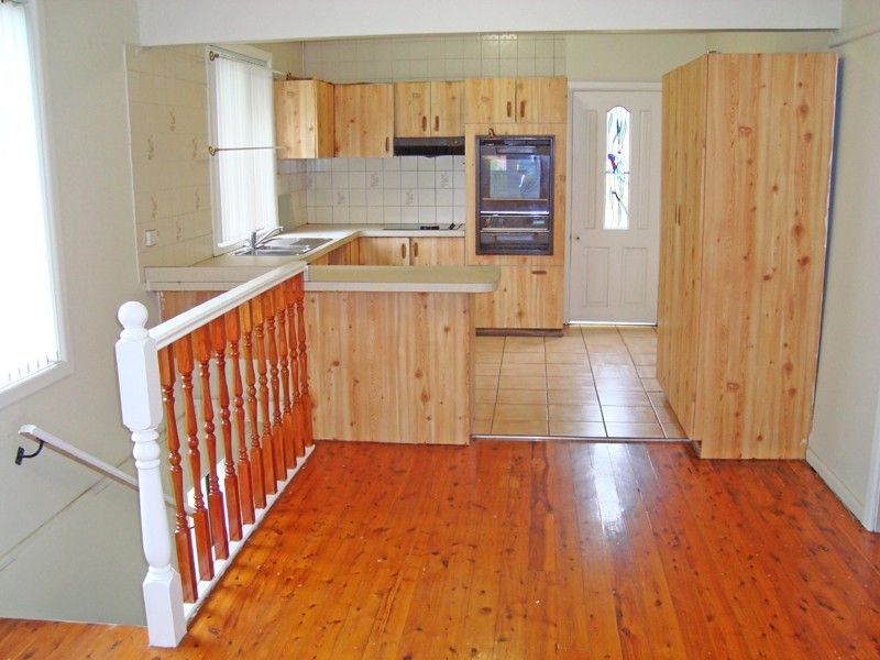 Lake Heights NSW 2502