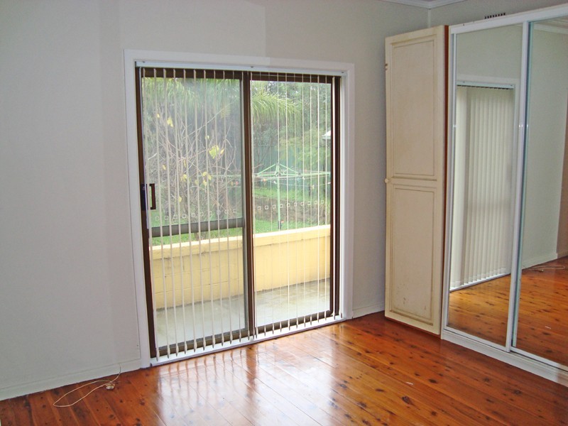 Lake Heights NSW 2502