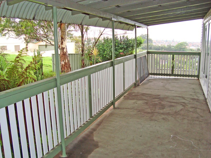 Lake Heights NSW 2502