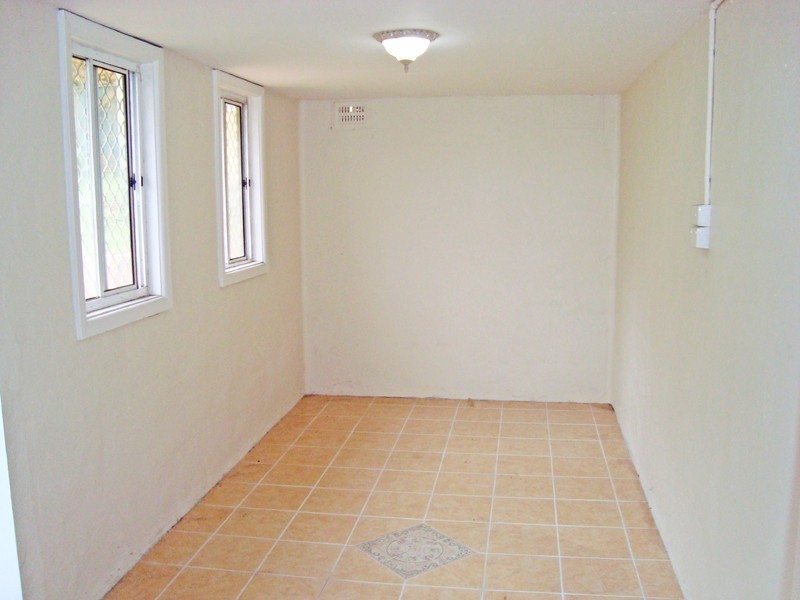 Lake Heights NSW 2502