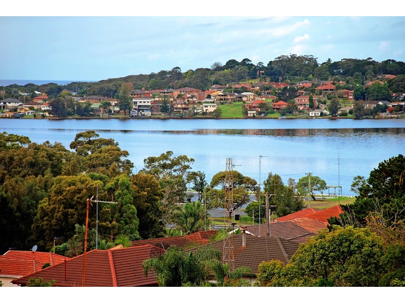 Lake Heights NSW 2502