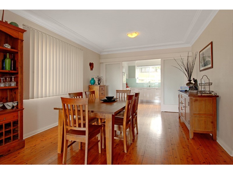 Lake Heights NSW 2502