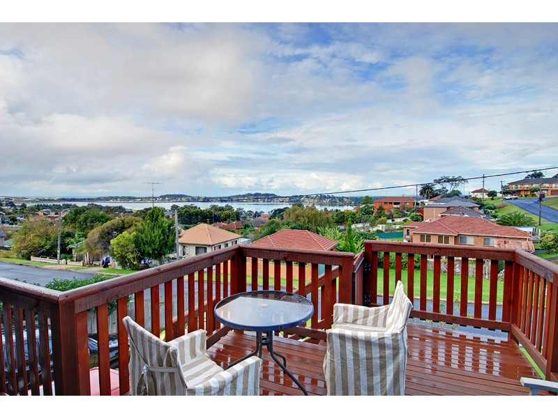 Lake Heights NSW 2502