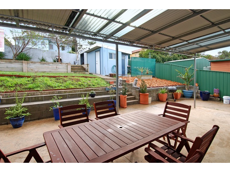 Lake Heights NSW 2502