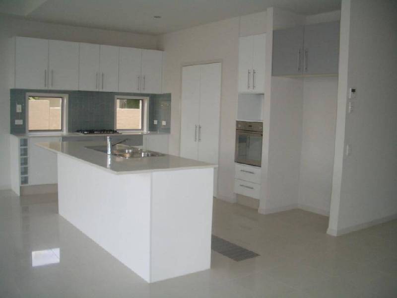 9 Castille Court, Isle Of Capri QLD 4217