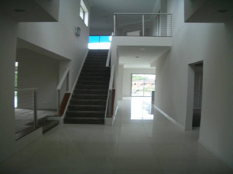 9 Castille Court, Isle Of Capri QLD 4217