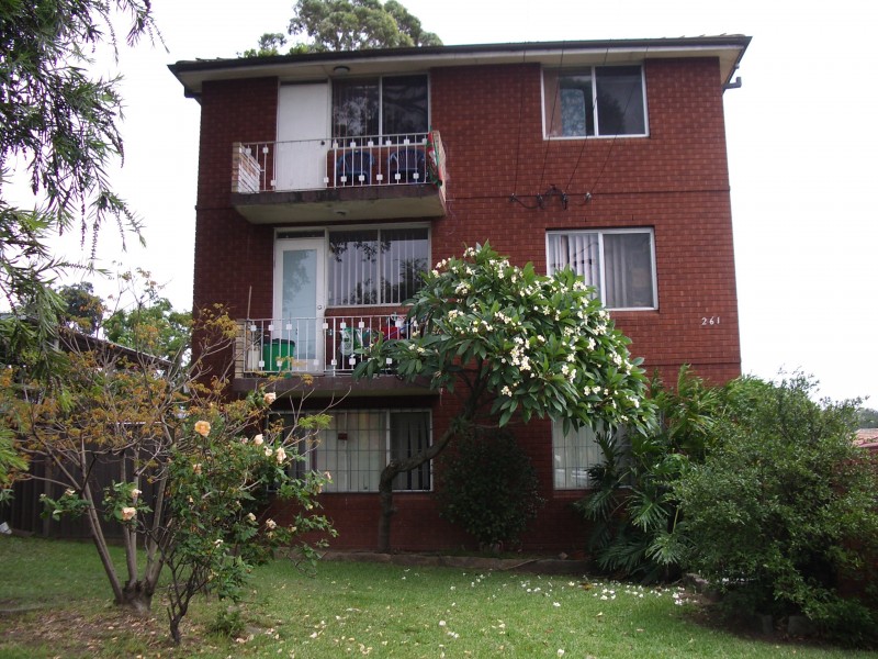 1/261 King Georges Road, Roselands NSW 2196
