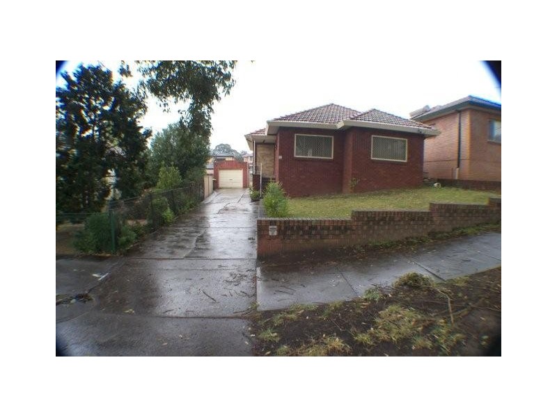 4 Smiths Av, Hurstville NSW 2220