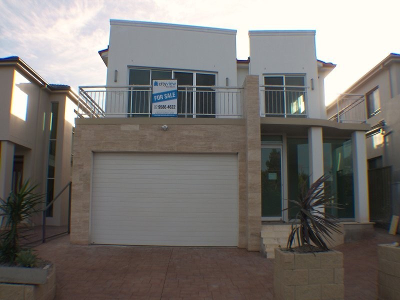 11 Wellington Rd, Hurstville NSW 2220