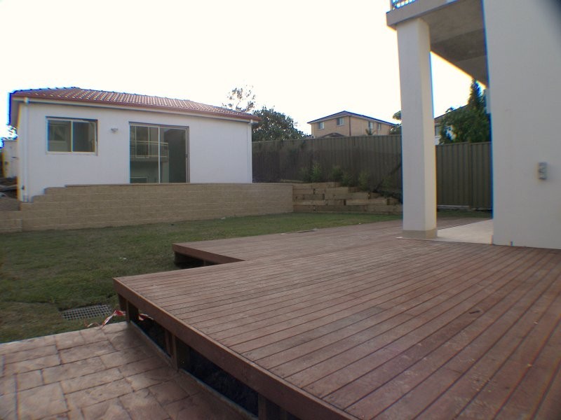 11 Wellington Rd, Hurstville NSW 2220