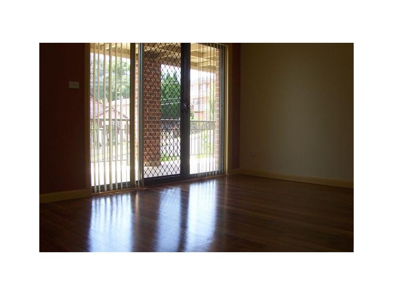 8A Australia St, Hurstville NSW 2220