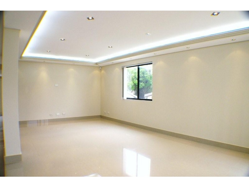 18 Emily St, Hurstville NSW 2220