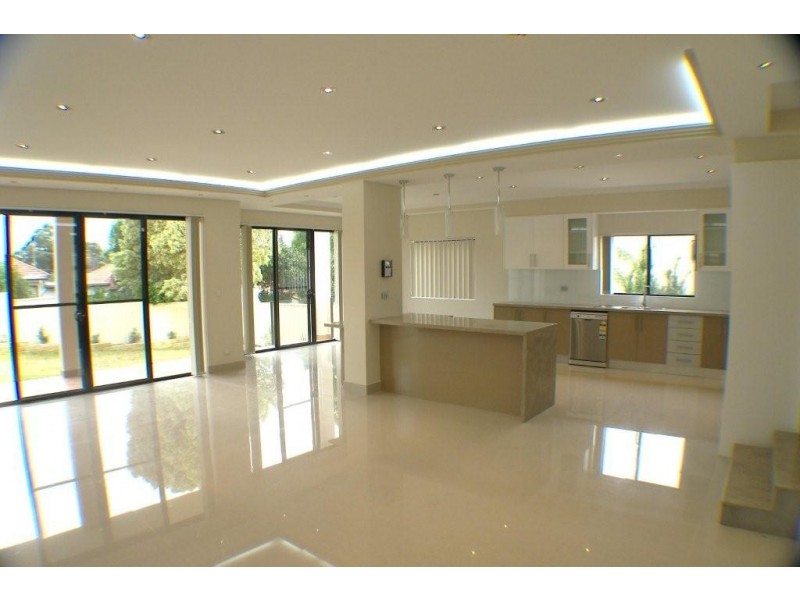 18 Emily St, Hurstville NSW 2220