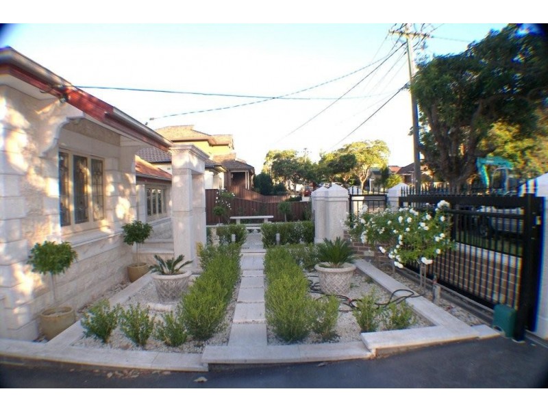 32 Waverley St, Belmore NSW 2192