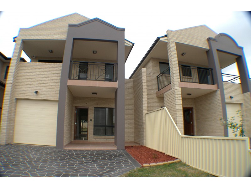 43 Picnic Point Rd, Panania NSW 2213