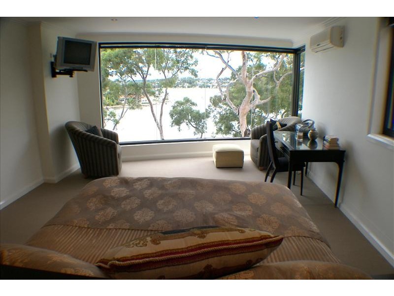 16B Russell St, Oatley NSW 2223