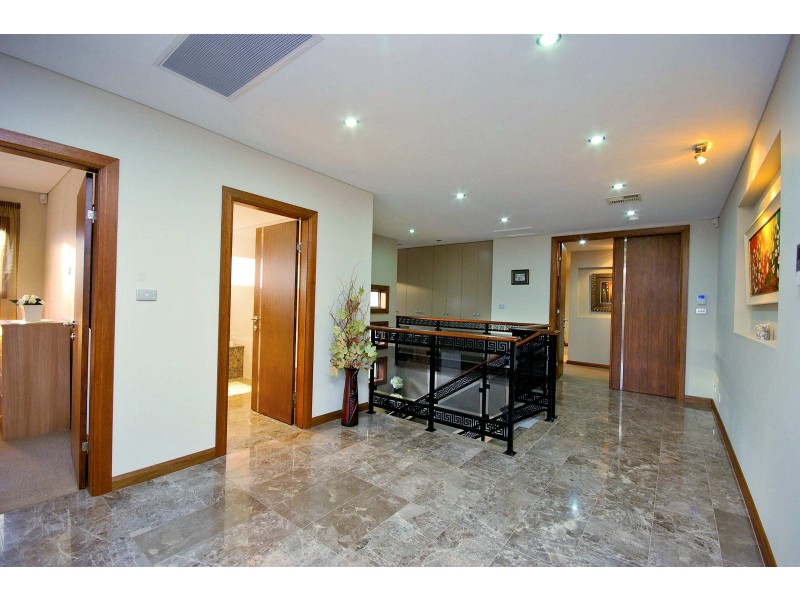 148 Carrington Ave, Hurstville NSW 2220