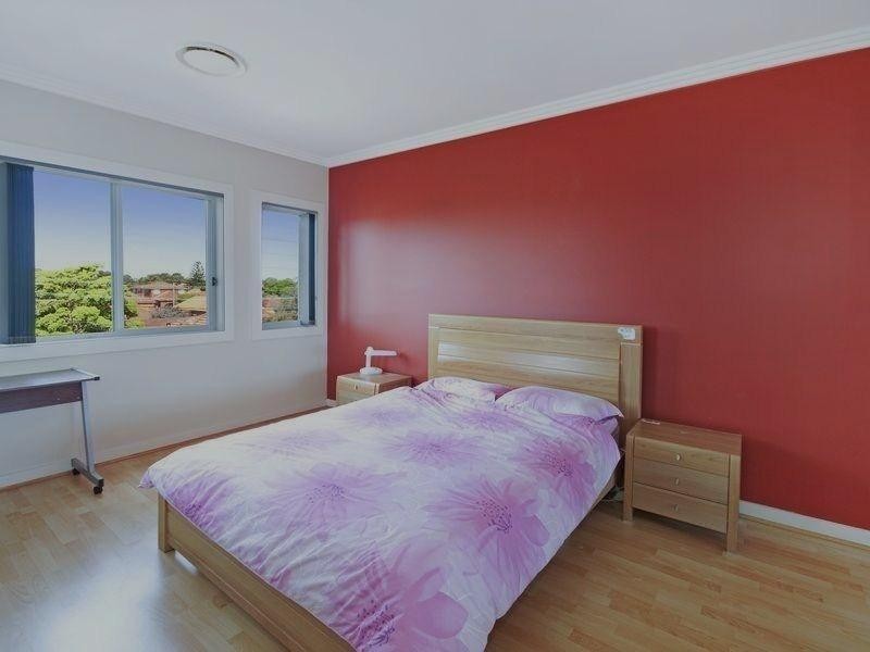 33 Panorama Rd, Kingsgrove NSW 2208