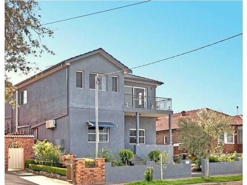 33 Panorama Rd, Kingsgrove NSW 2208