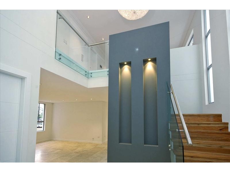 100 Donald St, Hurstville NSW 2220