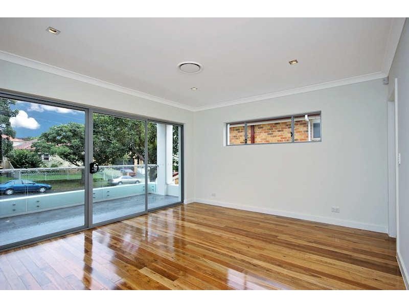 100 Donald St, Hurstville NSW 2220