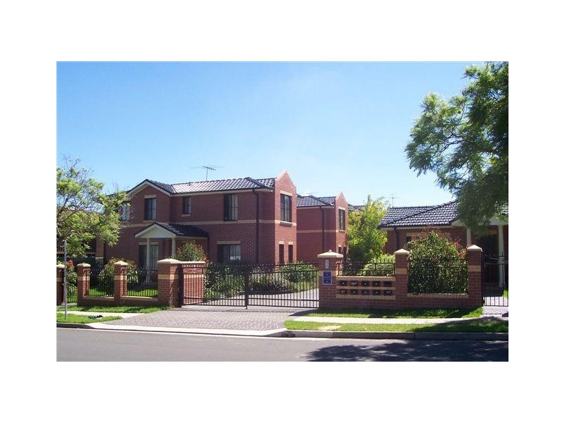 42-44 Cordeaux St, Campbelltown NSW 2560