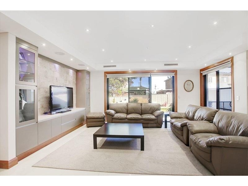 32 Kensington St, Punchbowl NSW 2196