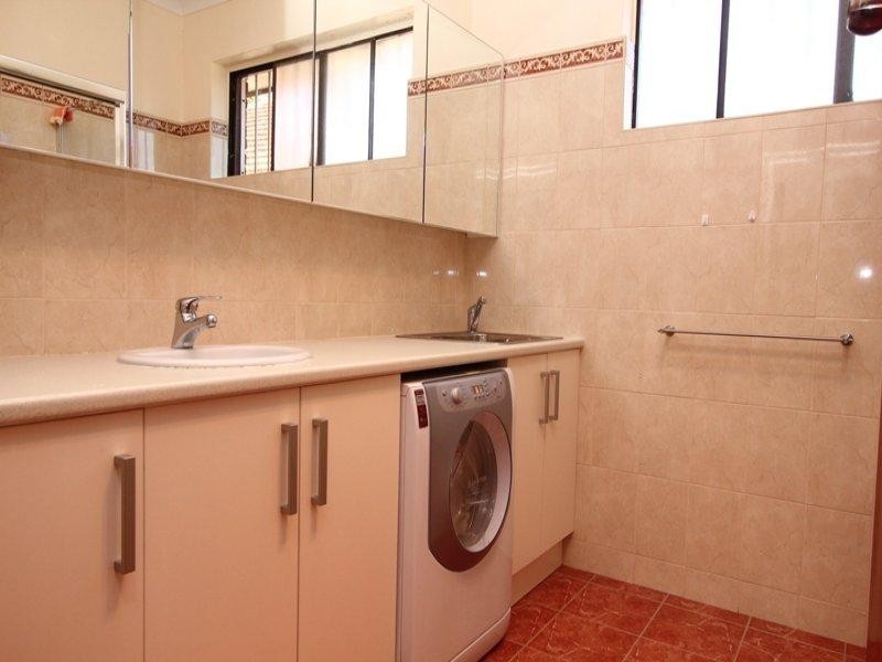 64 Cahill St, Beverly Hills NSW 2209