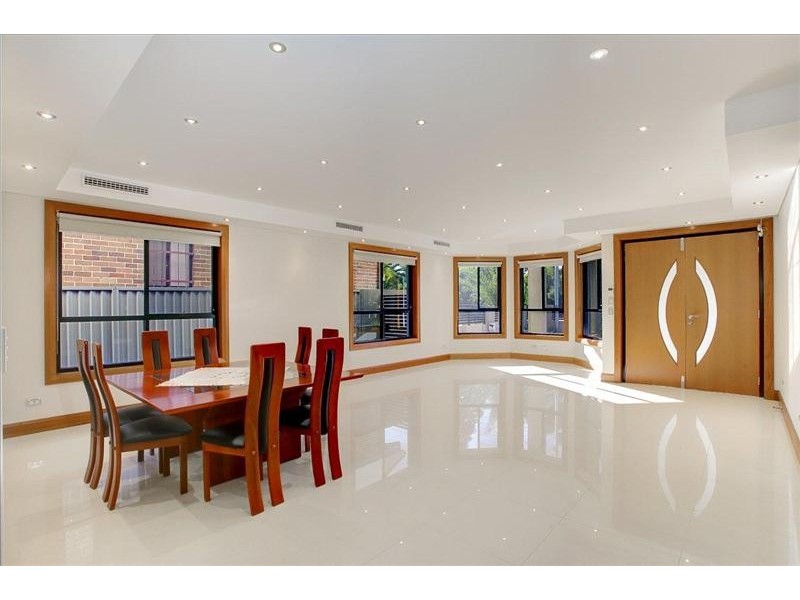 32 Kensington St, Punchbowl NSW 2196