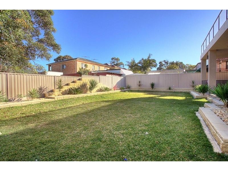 32 Kensington St, Punchbowl NSW 2196