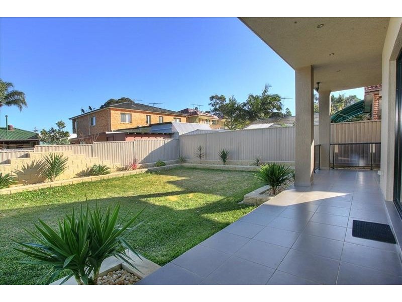32 Kensington St, Punchbowl NSW 2196