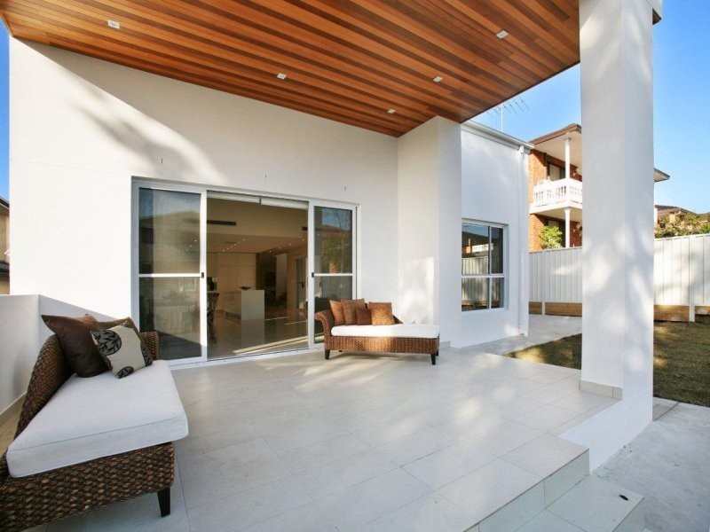 171 Carrington Ave, Hurstville NSW 2220