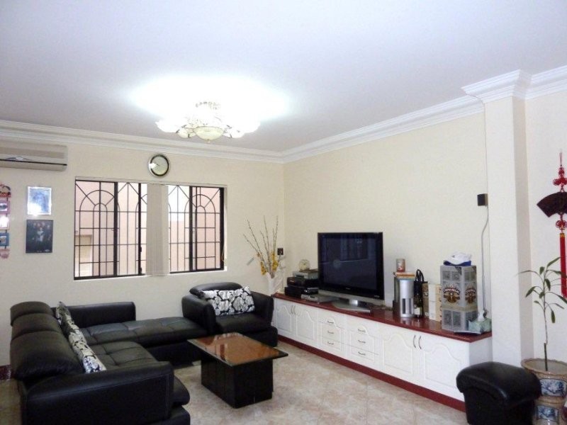 5 Orange St, Hurstville NSW 2220