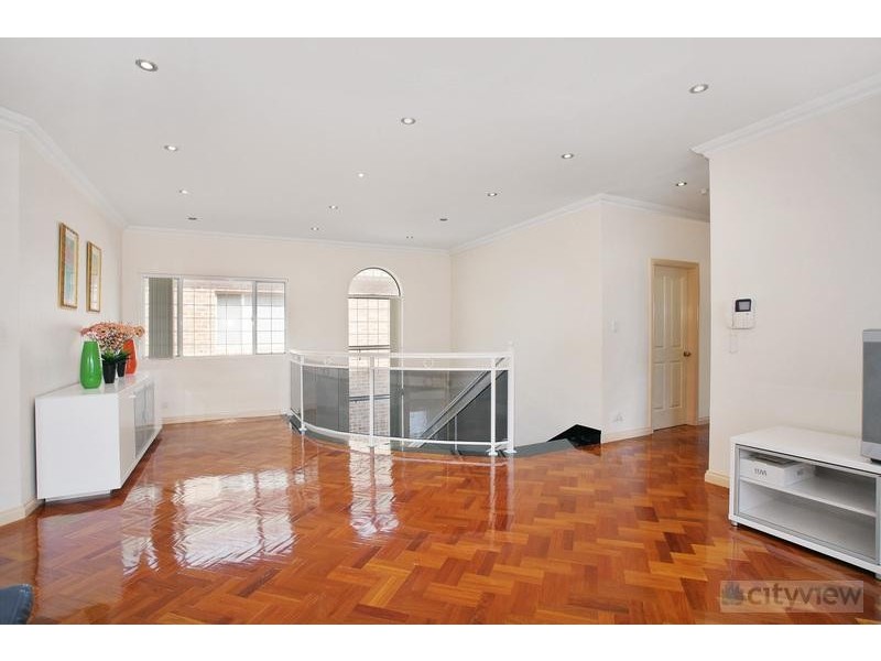 31 Weston Rd, Hurstville NSW 2220