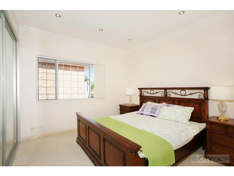 31 Weston Rd, Hurstville NSW 2220
