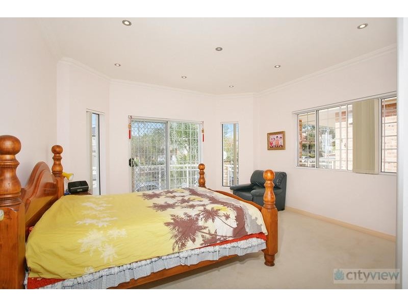 31 Weston Rd, Hurstville NSW 2220