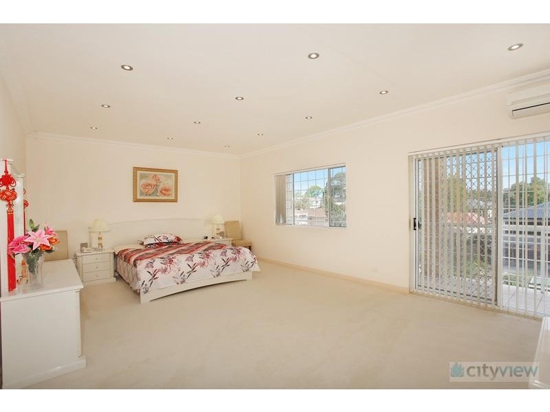 31 Weston Rd, Hurstville NSW 2220