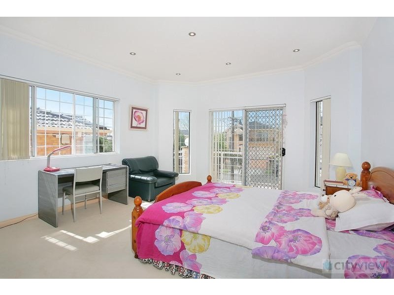 31 Weston Rd, Hurstville NSW 2220